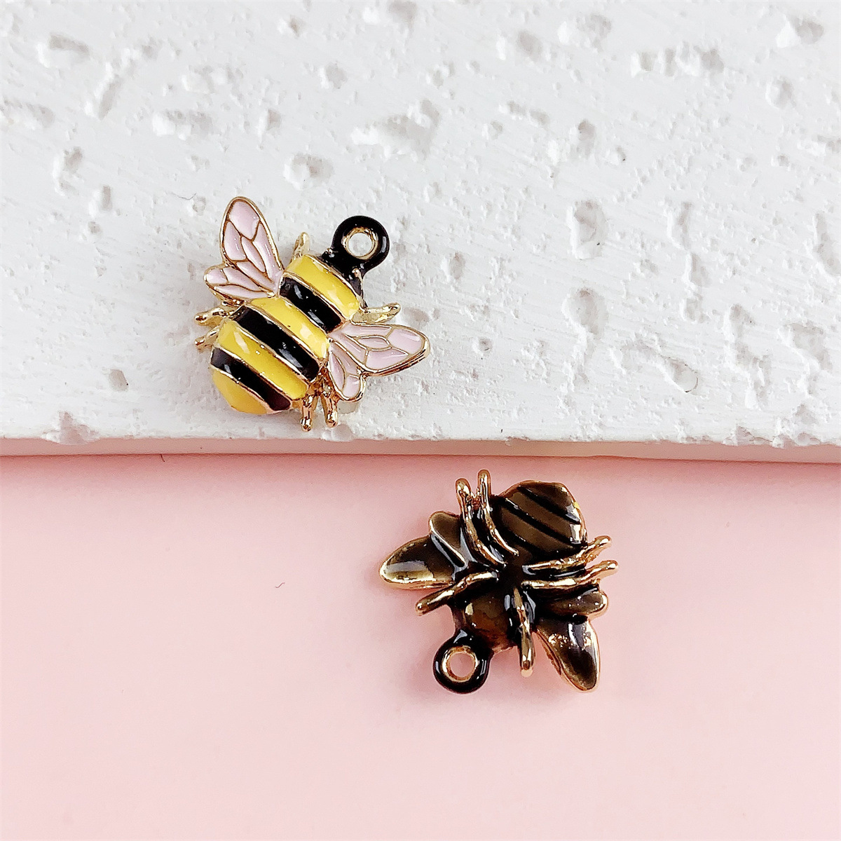 8 piezas de dijes de abeja esm - Body Jewelry Top reseña y precio